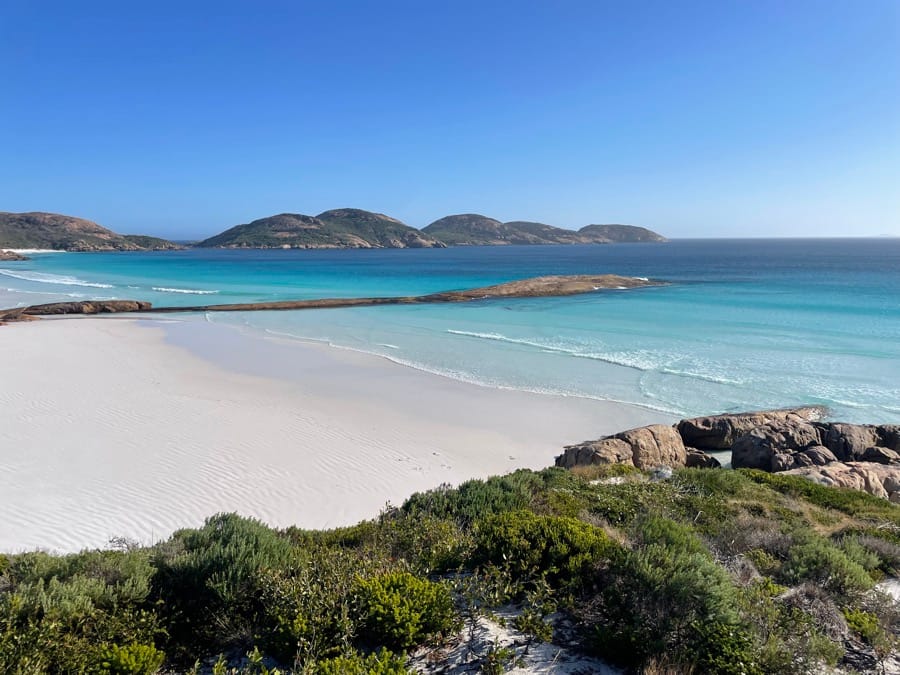 White sand and turquoise water at Lucky Bay, Cape Le Grand.