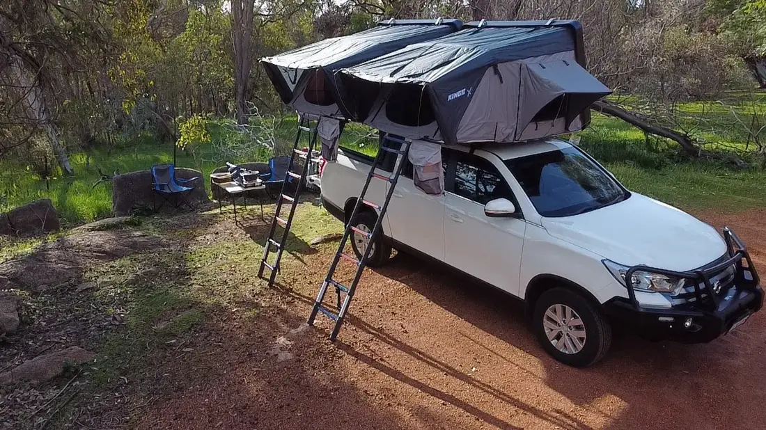 Bakkie · sleeps 4, 4WD CAMPER · DUAL CAB